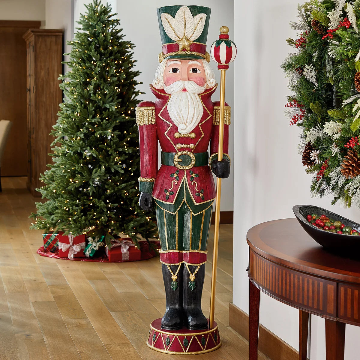Traditional Grand Nutcracker 1.8 m (6 ft.)